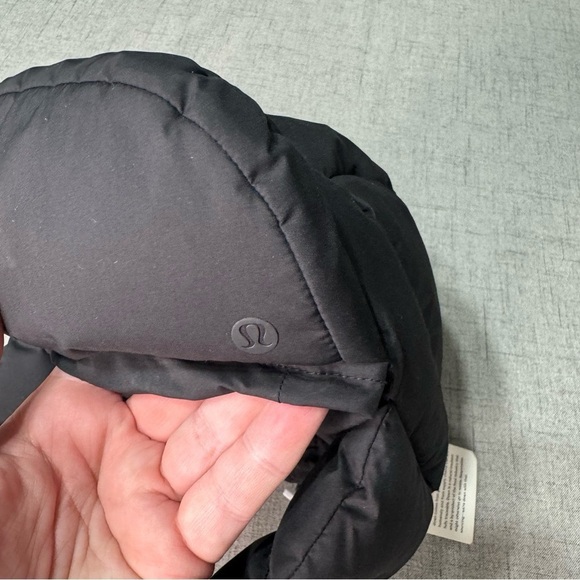 Lululemon Wunder Puff Down Trapper Hat Black XS/S NWT - Picture 7 of 11